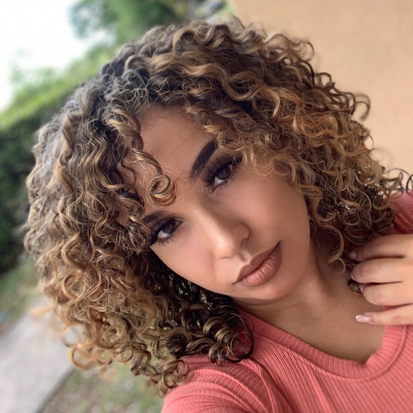 gabywithatwist_